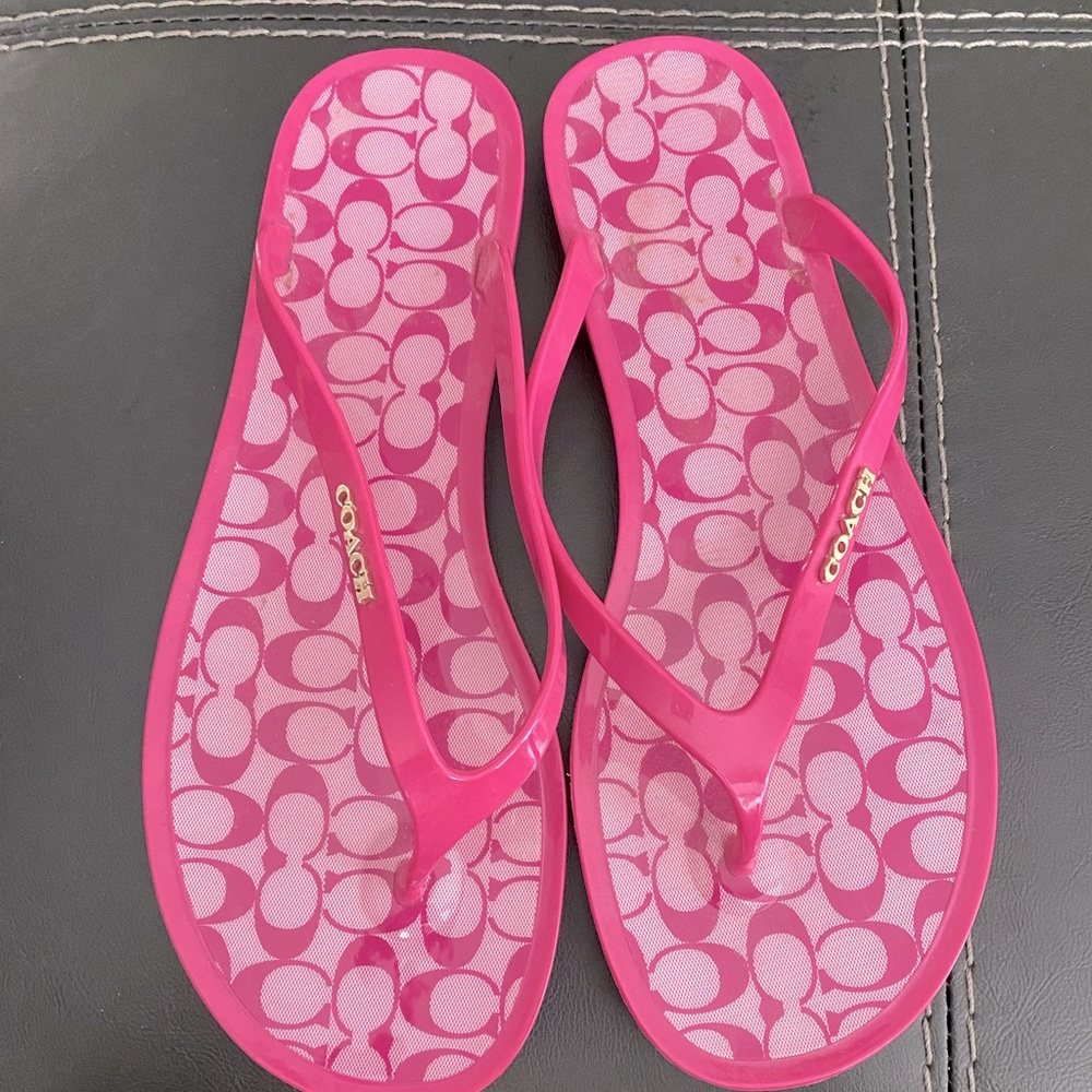 Women’s Coach Flip Flops!!